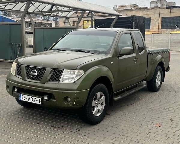 Зеленый Ниссан Навара, объемом двигателя 2.49 л и пробегом 325 тыс. км за 7000 $, фото 1 на Automoto.ua