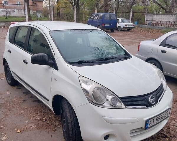 Белый Ниссан Ноут, объемом двигателя 1.39 л и пробегом 210 тыс. км за 4200 $, фото 1 на Automoto.ua