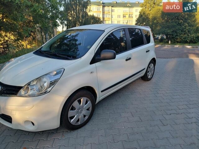 Білий Ніссан Ноут, об'ємом двигуна 1.4 л та пробігом 184 тис. км за 5900 $, фото 1 на Automoto.ua