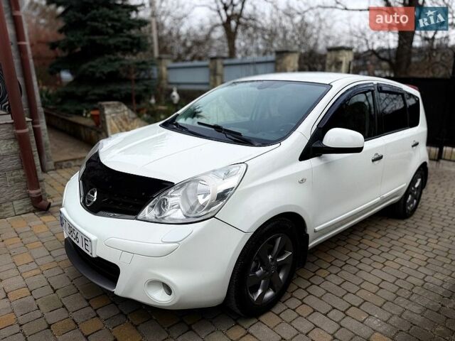 Белый Ниссан Ноут, объемом двигателя 1.46 л и пробегом 255 тыс. км за 4400 $, фото 1 на Automoto.ua