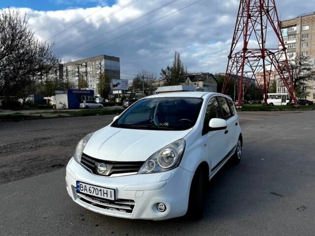 Белый Ниссан Ноут, объемом двигателя 1.39 л и пробегом 270 тыс. км за 5500 $, фото 1 на Automoto.ua