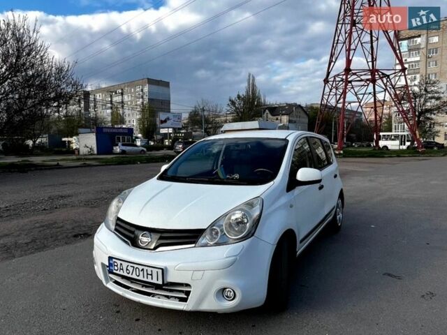 Белый Ниссан Ноут, объемом двигателя 1.39 л и пробегом 270 тыс. км за 5500 $, фото 1 на Automoto.ua