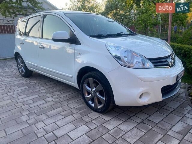 Белый Ниссан Ноут, объемом двигателя 1.6 л и пробегом 140 тыс. км за 6990 $, фото 1 на Automoto.ua