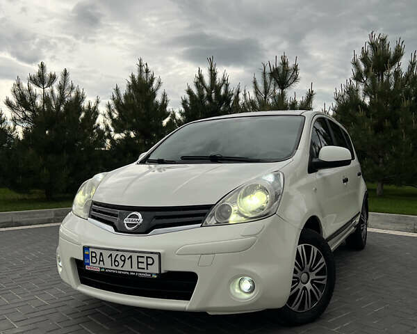 Білий Ніссан Ноут, об'ємом двигуна 1.39 л та пробігом 161 тис. км за 6500 $, фото 1 на Automoto.ua