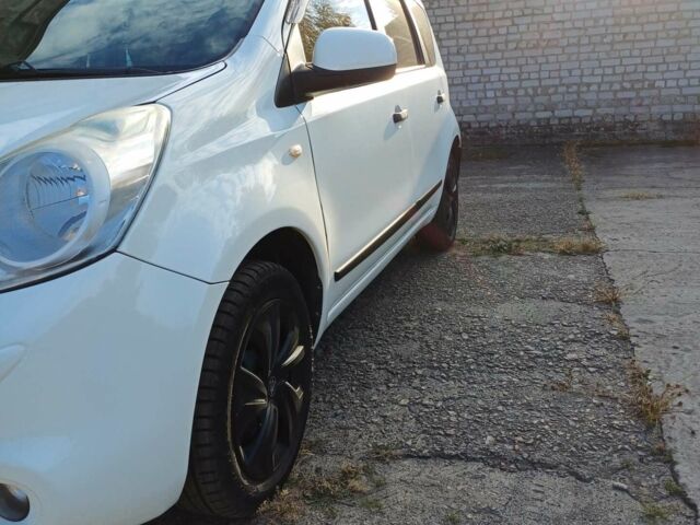 Білий Ніссан Ноут, об'ємом двигуна 1.39 л та пробігом 89 тис. км за 6500 $, фото 1 на Automoto.ua