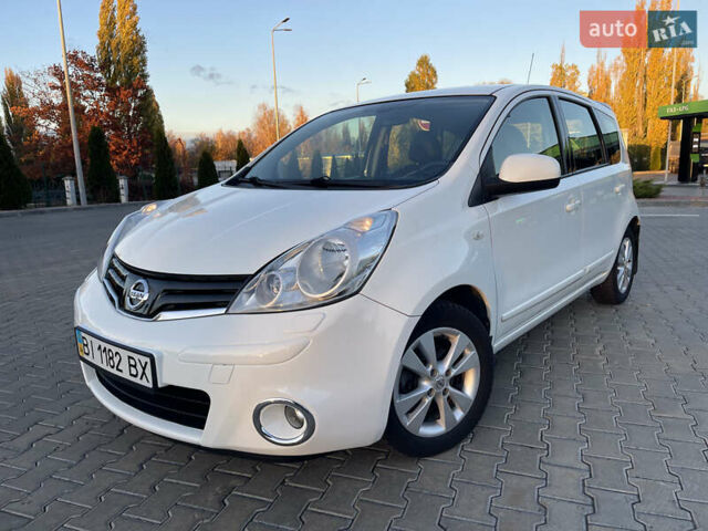 Білий Ніссан Ноут, об'ємом двигуна 1.6 л та пробігом 187 тис. км за 7500 $, фото 1 на Automoto.ua