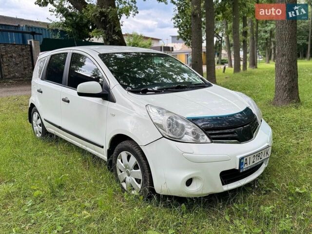 Белый Ниссан Ноут, объемом двигателя 1.39 л и пробегом 317 тыс. км за 3000 $, фото 1 на Automoto.ua