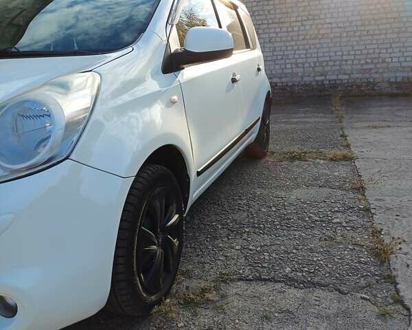Белый Ниссан Ноут, объемом двигателя 1.39 л и пробегом 89 тыс. км за 6500 $, фото 1 на Automoto.ua