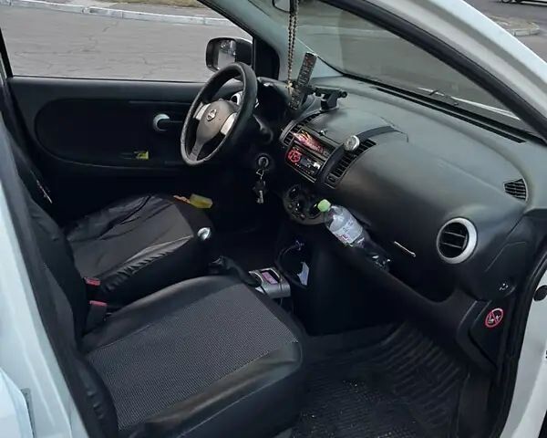 Білий Ніссан Ноут, об'ємом двигуна 1.39 л та пробігом 0 тис. км за 6800 $, фото 1 на Automoto.ua
