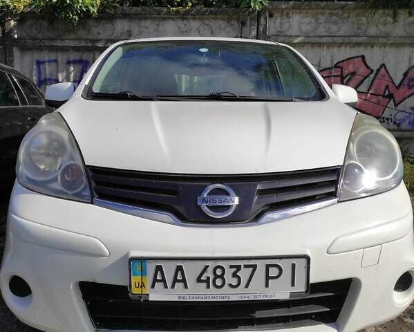 Білий Ніссан Ноут, об'ємом двигуна 1.4 л та пробігом 90 тис. км за 6000 $, фото 1 на Automoto.ua