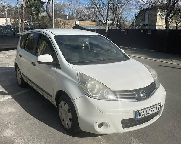 Белый Ниссан Ноут, объемом двигателя 1.39 л и пробегом 206 тыс. км за 6600 $, фото 1 на Automoto.ua