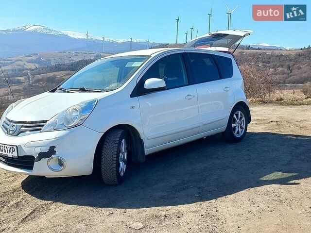 Белый Ниссан Ноут, объемом двигателя 1.6 л и пробегом 77 тыс. км за 8900 $, фото 1 на Automoto.ua
