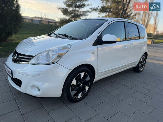 Белый Ниссан Ноут, объемом двигателя 1.6 л и пробегом 169 тыс. км за 10299 $, фото 1 на Automoto.ua