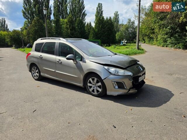 Белый Ниссан Ноут, объемом двигателя 1.6 л и пробегом 190 тыс. км за 5300 $, фото 1 на Automoto.ua