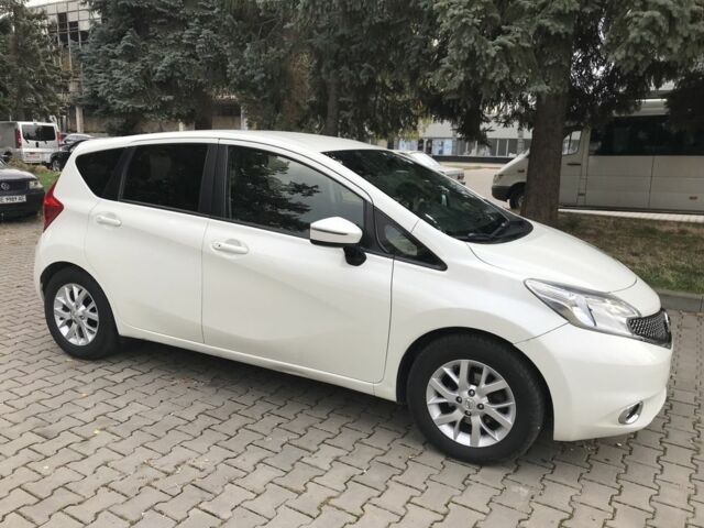 Белый Ниссан Ноут, объемом двигателя 1.5 л и пробегом 300 тыс. км за 6720 $, фото 1 на Automoto.ua