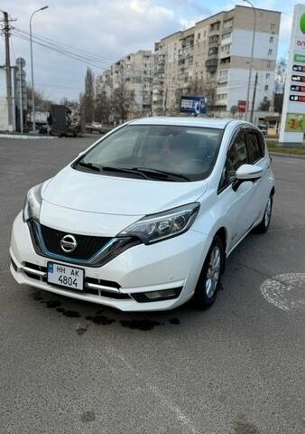 Белый Ниссан Ноут, объемом двигателя 1.2 л и пробегом 87 тыс. км за 11750 $, фото 1 на Automoto.ua