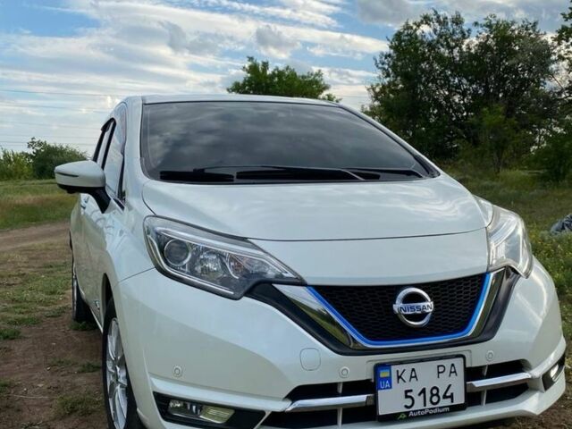 Белый Ниссан Ноут, объемом двигателя 1.2 л и пробегом 62 тыс. км за 12900 $, фото 1 на Automoto.ua