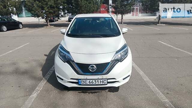 Белый Ниссан Ноут, объемом двигателя 1.2 л и пробегом 52 тыс. км за 11990 $, фото 1 на Automoto.ua