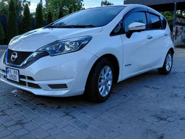 Белый Ниссан Ноут, объемом двигателя 1.2 л и пробегом 50 тыс. км за 12500 $, фото 1 на Automoto.ua