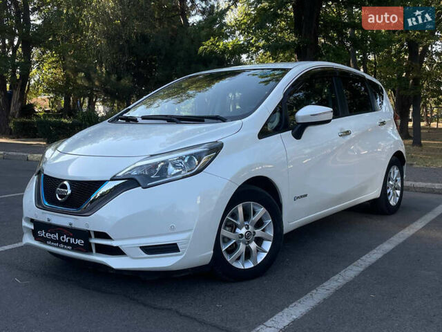 Белый Ниссан Ноут, объемом двигателя 1.2 л и пробегом 52 тыс. км за 12299 $, фото 1 на Automoto.ua