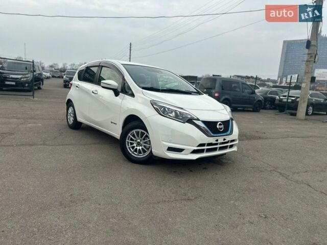 Белый Ниссан Ноут, объемом двигателя 1.2 л и пробегом 70 тыс. км за 11300 $, фото 1 на Automoto.ua