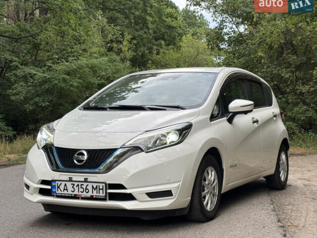 Білий Ніссан Ноут, об'ємом двигуна 1.2 л та пробігом 69 тис. км за 11600 $, фото 1 на Automoto.ua