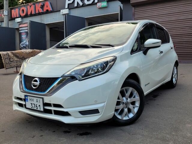 Білий Ніссан Ноут, об'ємом двигуна 1.2 л та пробігом 85 тис. км за 12650 $, фото 1 на Automoto.ua