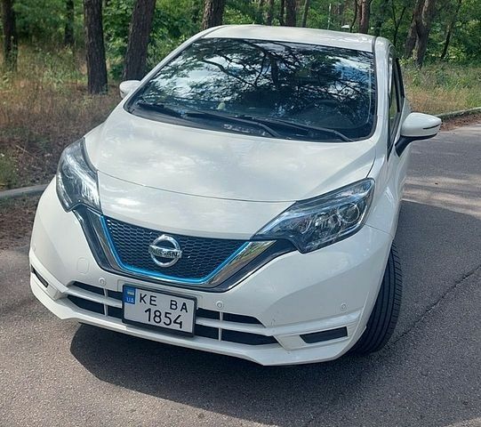 Белый Ниссан Ноут, объемом двигателя 1.2 л и пробегом 46 тыс. км за 14200 $, фото 1 на Automoto.ua