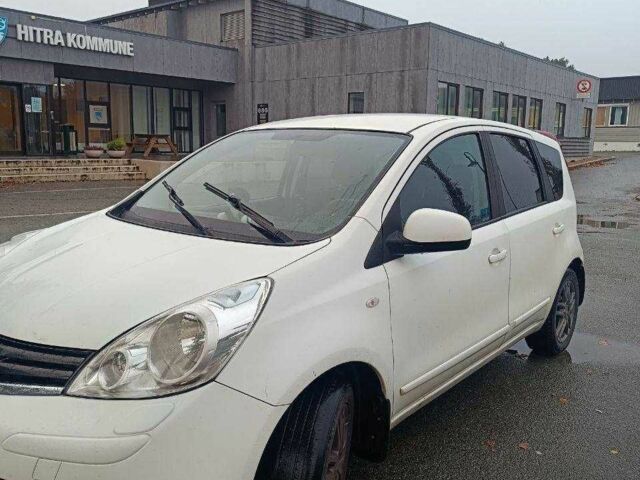 Белый Ниссан Ноут, объемом двигателя 1.6 л и пробегом 230 тыс. км за 4005 $, фото 1 на Automoto.ua