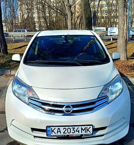 Білий Ніссан Ноут, об'ємом двигуна 1.2 л та пробігом 121 тис. км за 8900 $, фото 1 на Automoto.ua