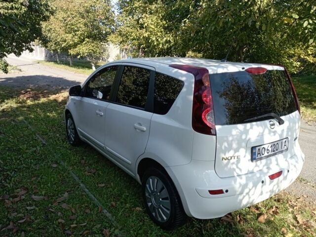 Белый Ниссан Ноут, объемом двигателя 1.4 л и пробегом 222 тыс. км за 4999 $, фото 1 на Automoto.ua