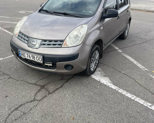 Бежевий Ніссан Ноут, об'ємом двигуна 1.4 л та пробігом 220 тис. км за 4500 $, фото 1 на Automoto.ua