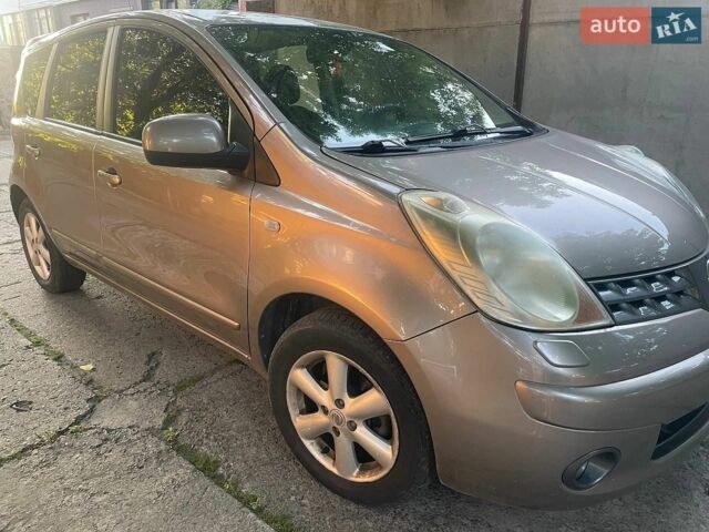 Бежевий Ніссан Ноут, об'ємом двигуна 1.6 л та пробігом 220 тис. км за 6500 $, фото 1 на Automoto.ua