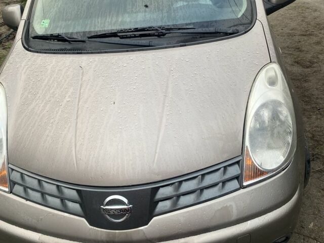 Бежевий Ніссан Ноут, об'ємом двигуна 1.6 л та пробігом 300 тис. км за 2200 $, фото 1 на Automoto.ua