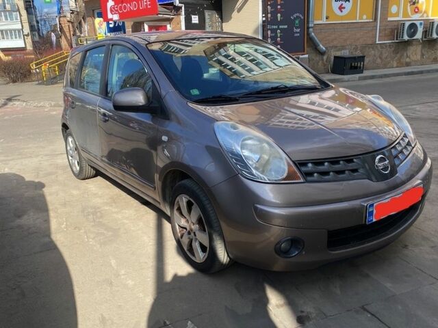 Бежевий Ніссан Ноут, об'ємом двигуна 1.6 л та пробігом 300 тис. км за 1700 $, фото 1 на Automoto.ua
