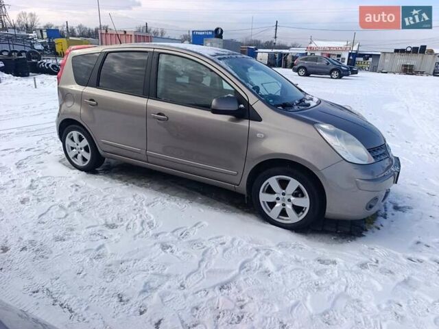 Бежевий Ніссан Ноут, об'ємом двигуна 1.6 л та пробігом 237 тис. км за 7871 $, фото 1 на Automoto.ua