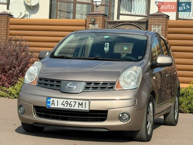 Бежевий Ніссан Ноут, об'ємом двигуна 1.6 л та пробігом 230 тис. км за 6000 $, фото 1 на Automoto.ua