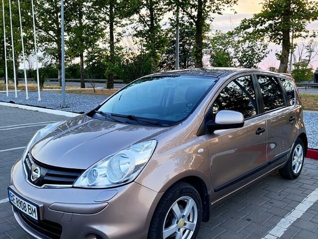 Бежевий Ніссан Ноут, об'ємом двигуна 1.4 л та пробігом 132 тис. км за 6200 $, фото 1 на Automoto.ua