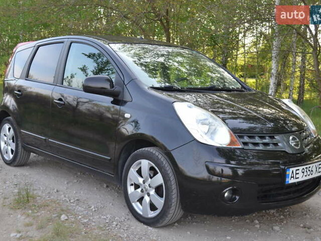 Чорний Ніссан Ноут, об'ємом двигуна 1.6 л та пробігом 285 тис. км за 4700 $, фото 1 на Automoto.ua