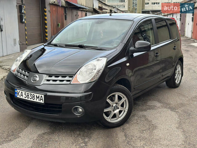 Черный Ниссан Ноут, объемом двигателя 1.6 л и пробегом 223 тыс. км за 4700 $, фото 1 на Automoto.ua