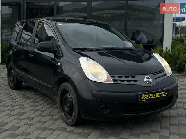 Черный Ниссан Ноут, объемом двигателя 1.6 л и пробегом 315 тыс. км за 5500 $, фото 1 на Automoto.ua