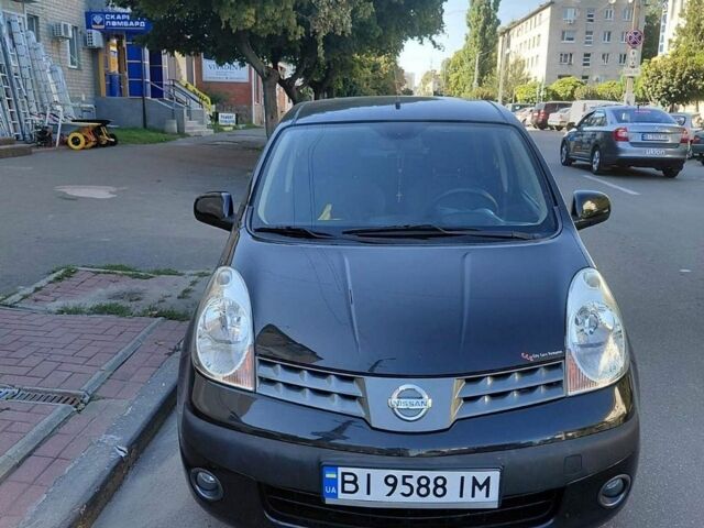 Черный Ниссан Ноут, объемом двигателя 1.6 л и пробегом 245 тыс. км за 5650 $, фото 1 на Automoto.ua