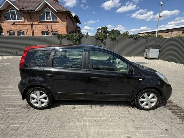 Чорний Ніссан Ноут, об'ємом двигуна 1.6 л та пробігом 142 тис. км за 6100 $, фото 1 на Automoto.ua
