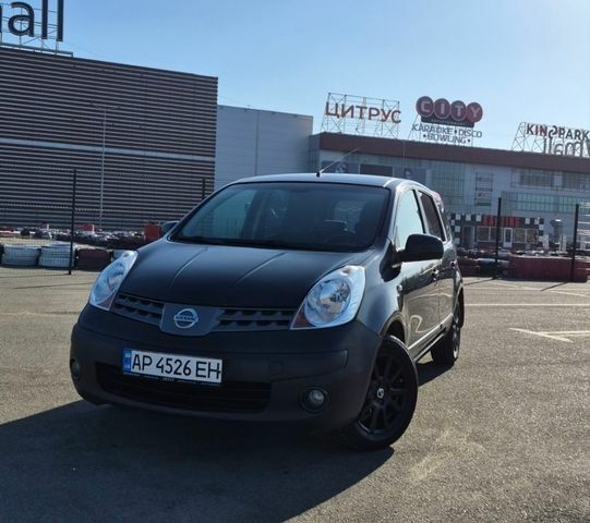 Чорний Ніссан Ноут, об'ємом двигуна 1.6 л та пробігом 139 тис. км за 5400 $, фото 1 на Automoto.ua