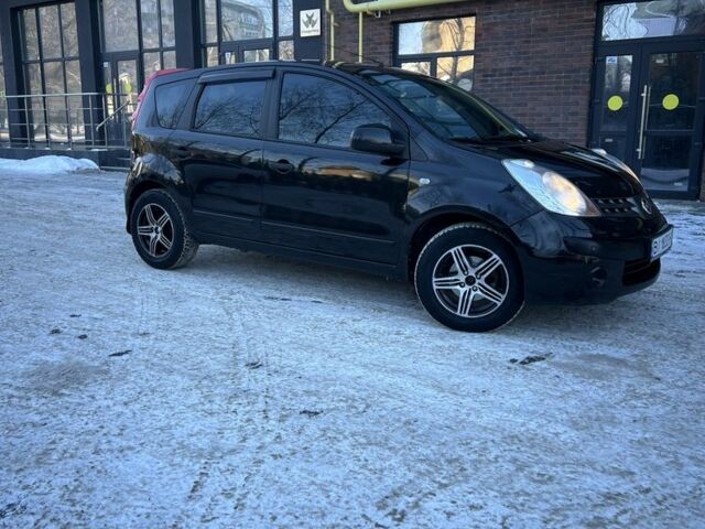 Черный Ниссан Ноут, объемом двигателя 1.6 л и пробегом 179 тыс. км за 5999 $, фото 1 на Automoto.ua