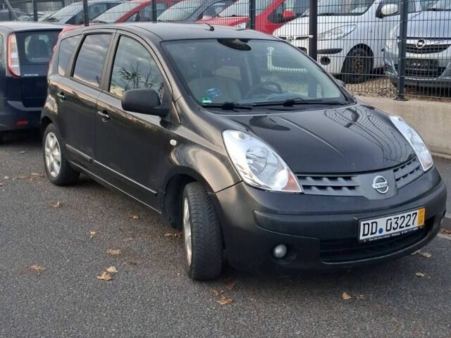 Черный Ниссан Ноут, объемом двигателя 0 л и пробегом 200 тыс. км за 4850 $, фото 1 на Automoto.ua