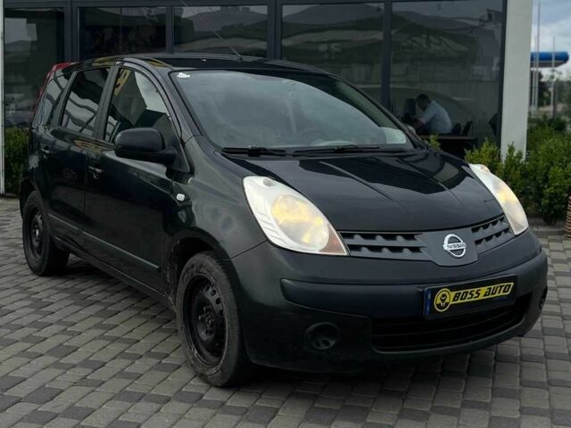 Черный Ниссан Ноут, объемом двигателя 1.6 л и пробегом 315 тыс. км за 5500 $, фото 1 на Automoto.ua