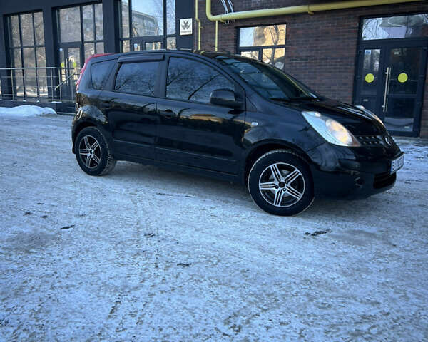 Чорний Ніссан Ноут, об'ємом двигуна 1.6 л та пробігом 179 тис. км за 5999 $, фото 1 на Automoto.ua