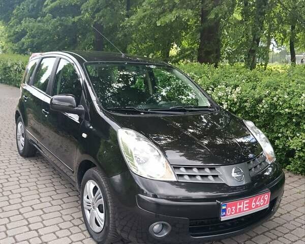 Черный Ниссан Ноут, объемом двигателя 1.6 л и пробегом 187 тыс. км за 5750 $, фото 1 на Automoto.ua
