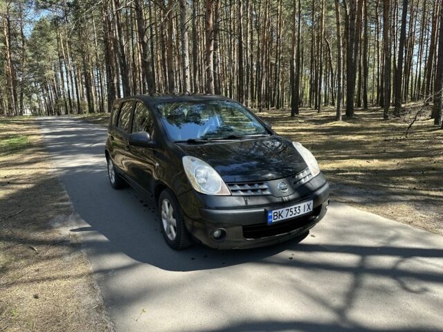 Черный Ниссан Ноут, объемом двигателя 1.5 л и пробегом 250 тыс. км за 2150 $, фото 1 на Automoto.ua